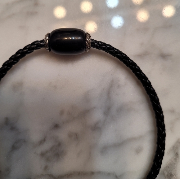 ***SOLD*David yurman Onyx braided leather bracelet - Picture 4 of 10